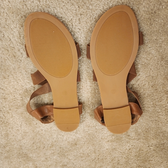 Womens Brown Tan Strappy Flat Sandals Size 9 Daydaygo - Picture 2 of 4